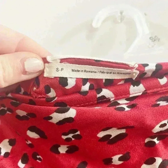 Urban Outfitters red leopard printed midi skirt - Picture 4 of 5